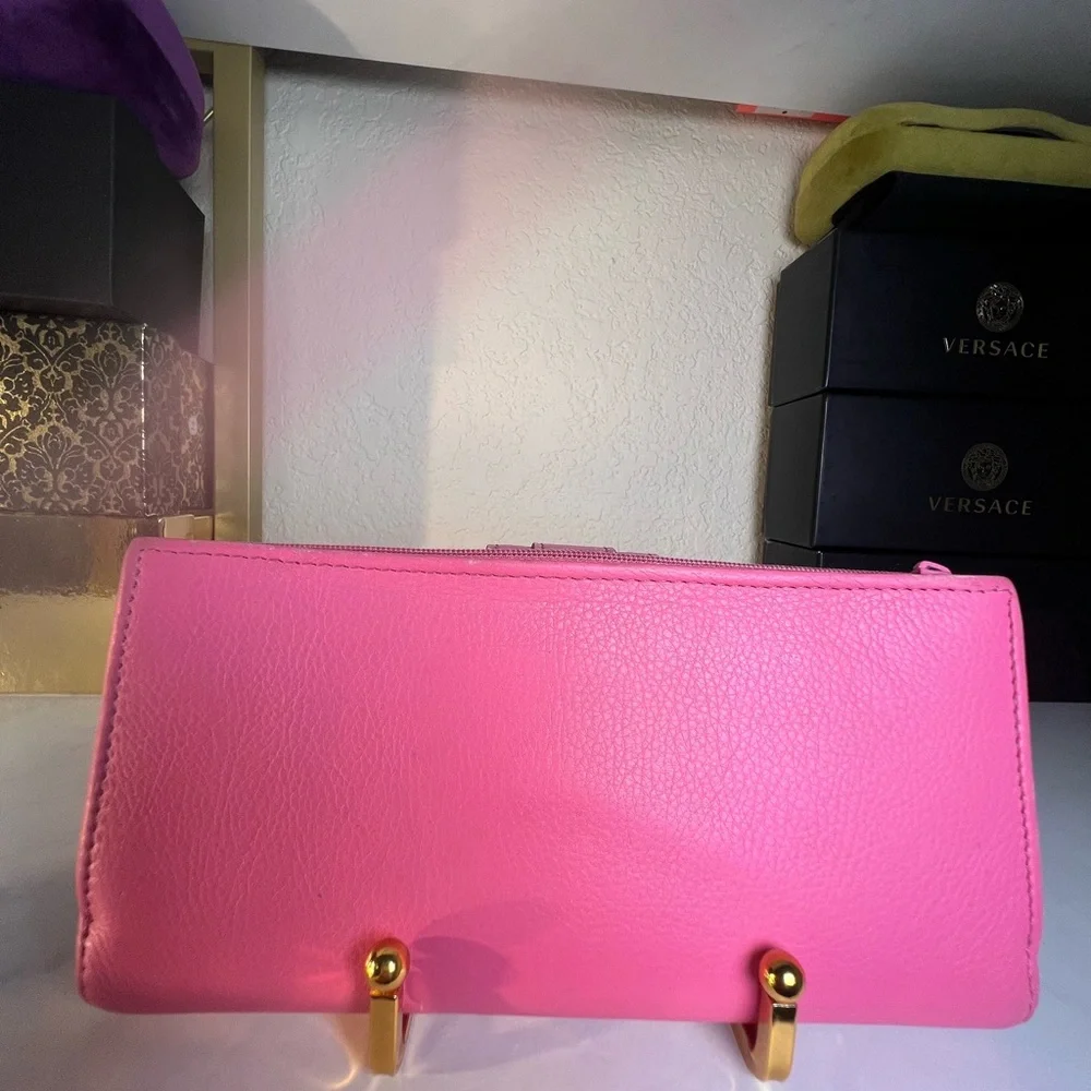 KENNETH COLE REACTION 2 tone Pink Wallet with Silver Accents